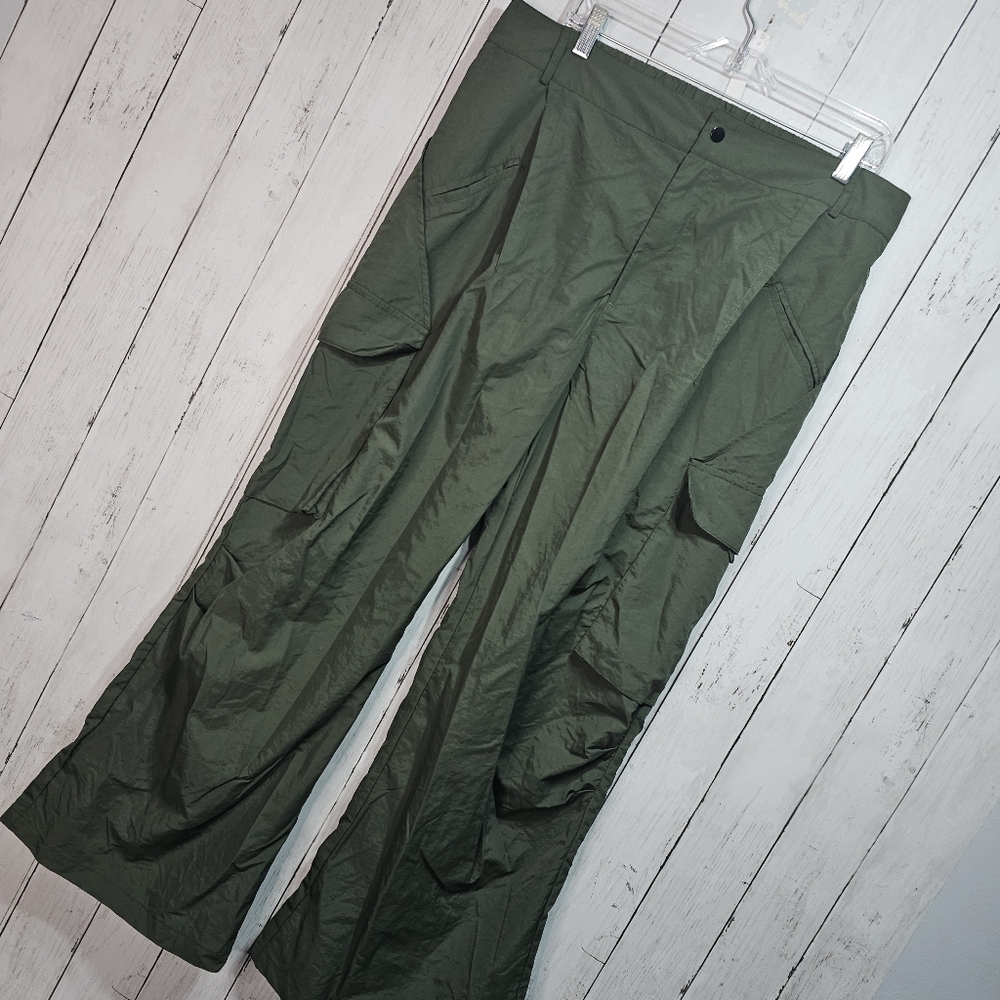 NWOT Halara Womens Green Mid Rise Side Pocket Wide Leg Nylon Cargo Pants Size XL - Picture 4 of 11